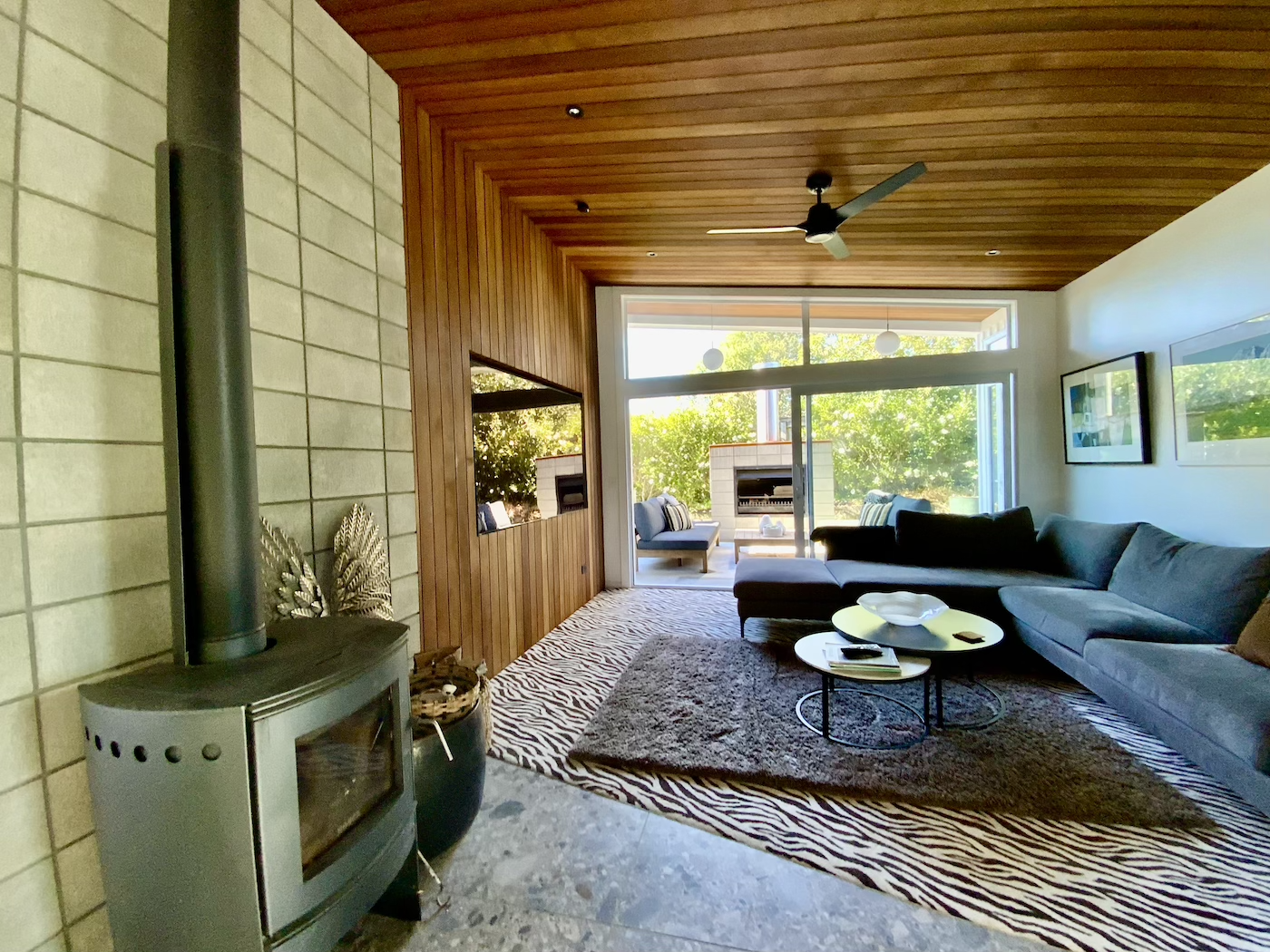 Lake_view_terrace_den3