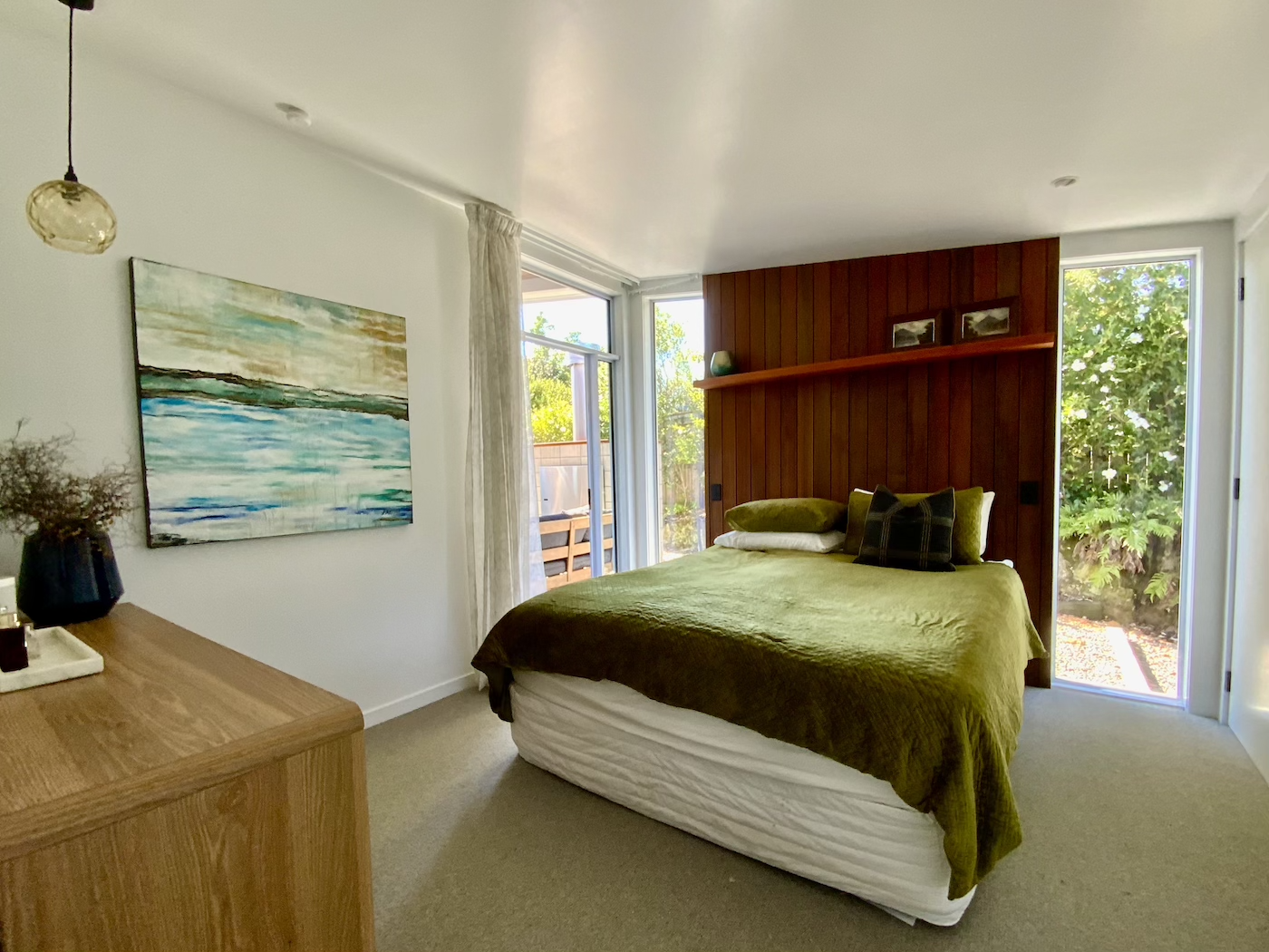 Lake_view_terrace_master_bdr