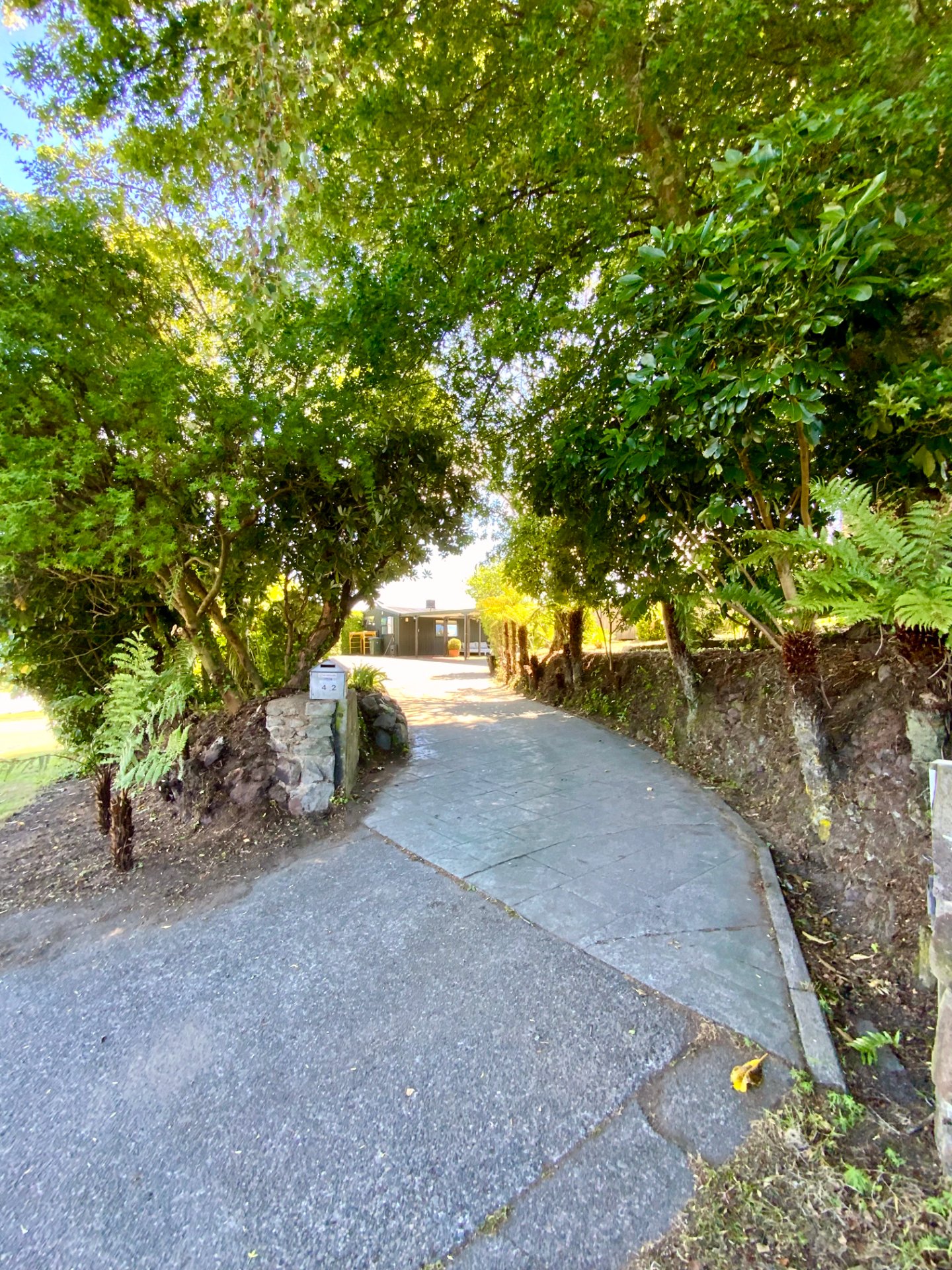 taupo-holiday-home-entrance