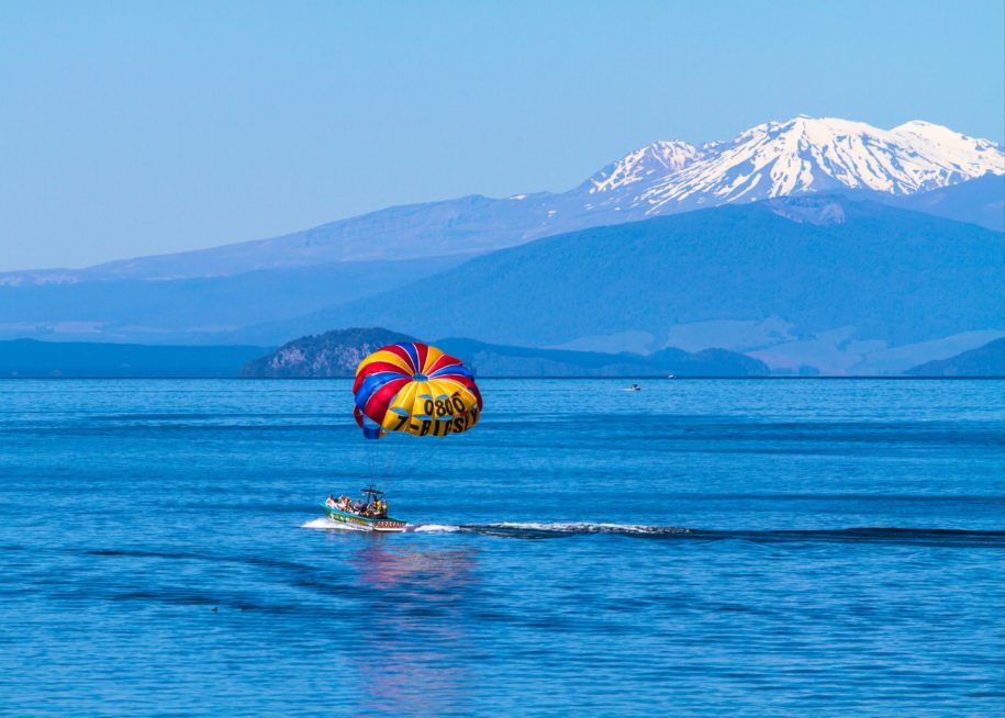 parasailing Lake Taupo